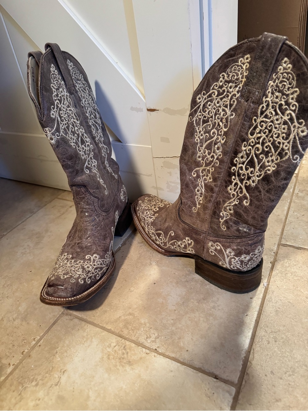 Women's Brown Embroidered Heeled Cowboy Boots